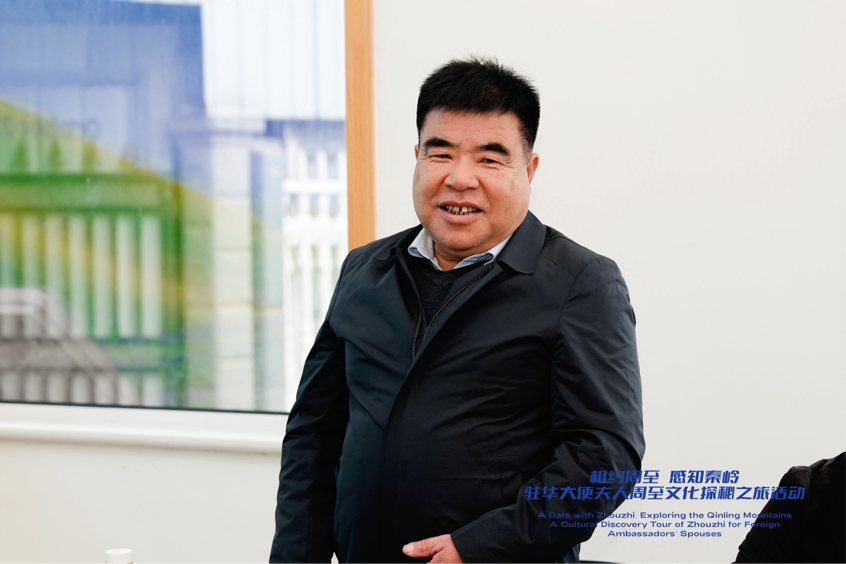 
广州中山眼科医院黄牛代挂号电话票贩子号贩子网上预约挂号,住院检查加快,从秦岭沃土到“丝路甜果” 驻华大使夫人见证中国乡村产业振兴之路