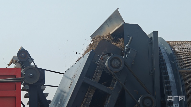 
江苏省中西医结合医院黄牛代挂号电话票贩子号贩子网上预约挂号,住院检查加快,新质新造·兵团丨沙漠荒滩长出“金豆子” 绿色循环“链”动产业新图景