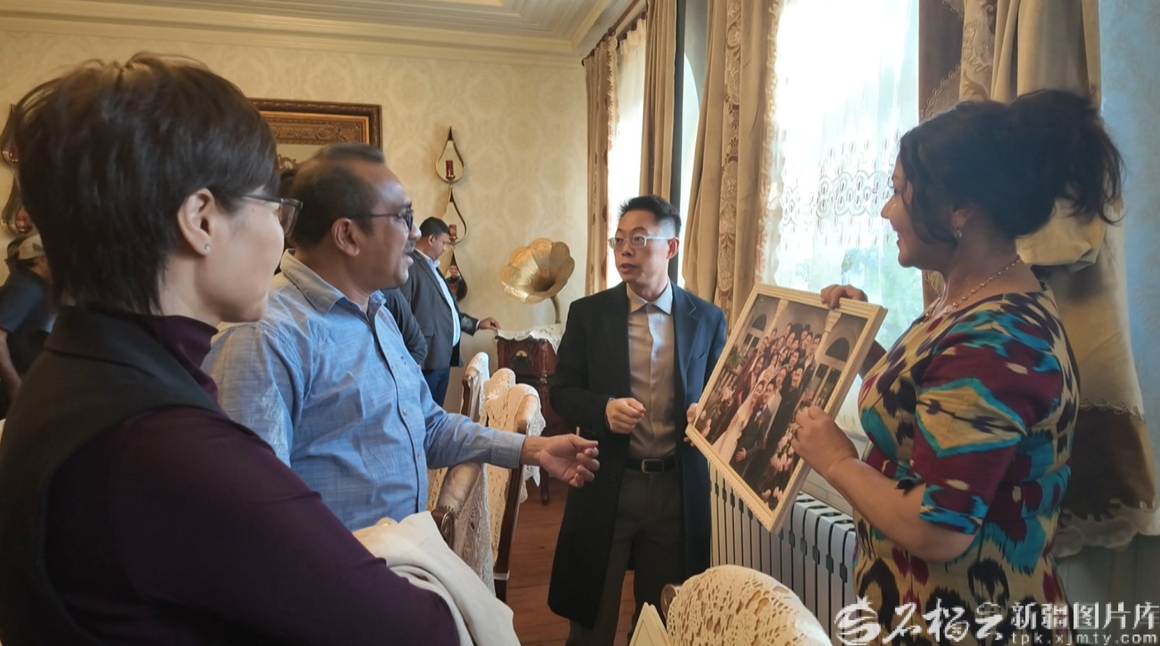 
博爱医院黄牛代挂号电话票贩子号贩子网上预约挂号,住院检查加快,赞稳定 叹团结 盼合作——斯里兰卡代表团为新疆发展成果点赞
