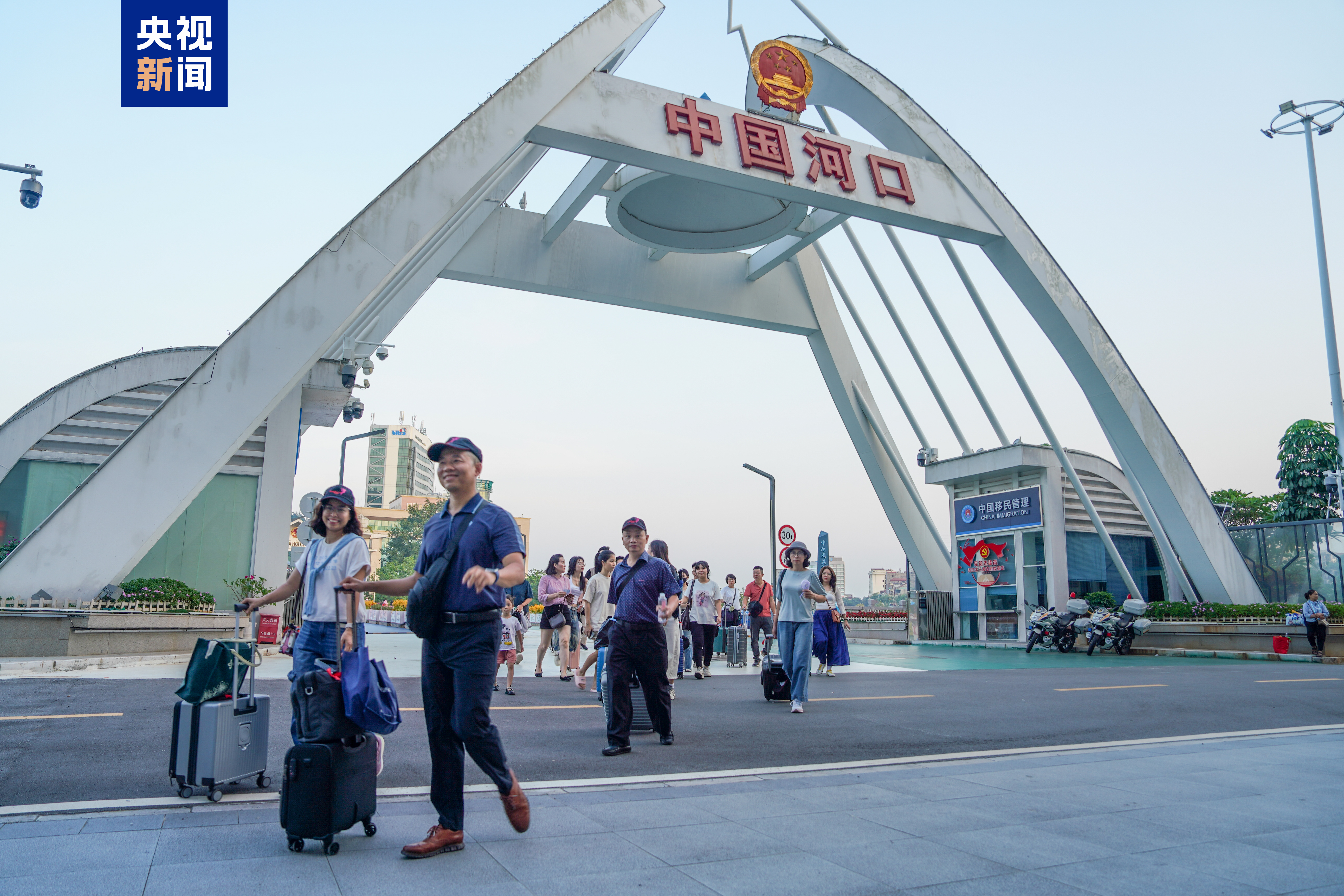 
广东省人民医院黄牛代挂号电话票贩子号贩子网上预约挂号,住院检查加快,云南河口口岸出入境人员今年突破500万人次