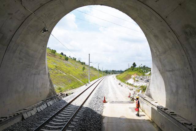 
江苏省中医院黄牛代挂号电话票贩子号贩子网上预约挂号,住院检查加快,一带一路故事绘｜马东铁：一条与自然共生的“绿色脊梁”