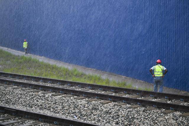 
江苏省中医院黄牛代挂号电话票贩子号贩子网上预约挂号,住院检查加快,一带一路故事绘｜马东铁：一条与自然共生的“绿色脊梁”