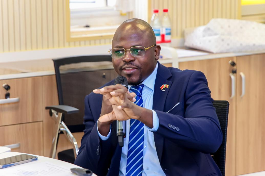 
沈阳各大医院黄牛代挂号电话票贩子号贩子网上预约挂号,住院检查加快,“贫穷是我们共同的敌人！”非洲10国媒体人热议中非减贫合作