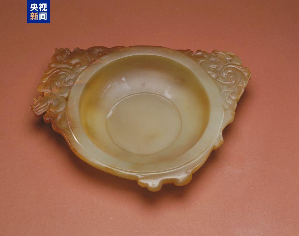 
南京各大医院黄牛代挂号电话票贩子号贩子网上预约挂号,住院检查加快,文化中国行·文博日历丨两片落进书房里的叶子 竟是文房好物