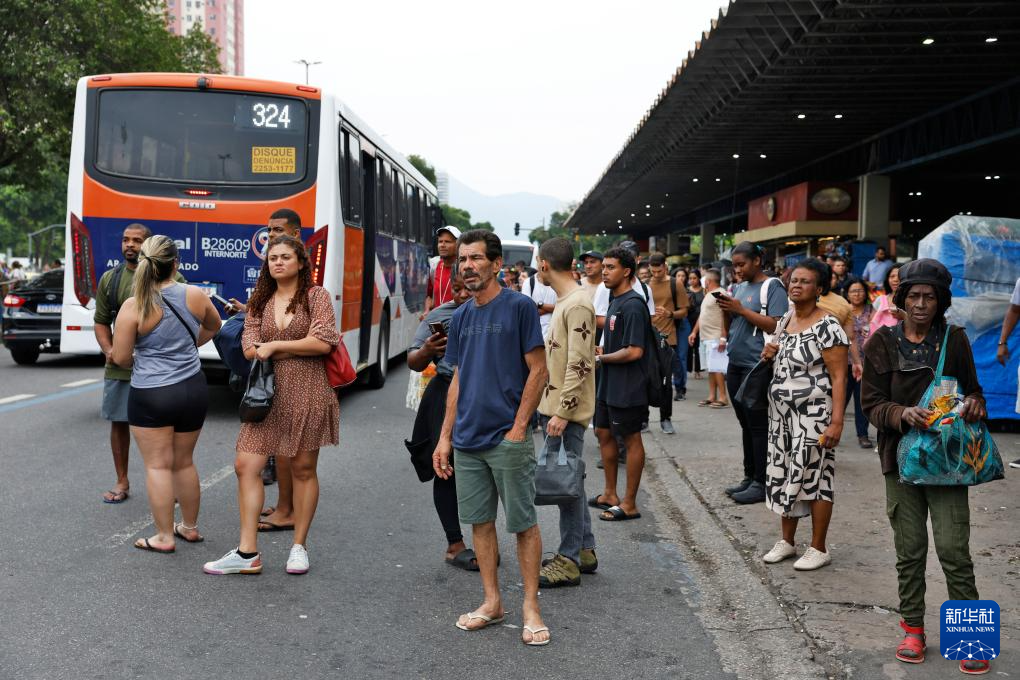 浙江第一医院黄牛代挂号电话票贩子号贩子网上预约挂号,住院检查加快,巴西里约警方剿匪行动击毙至少56名嫌疑人
