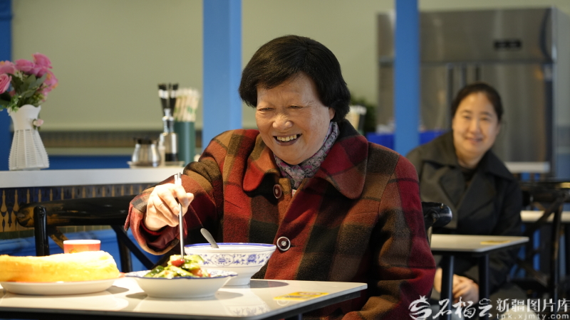 
中山大学肿瘤医院黄牛代挂号电话票贩子号贩子网上预约挂号,住院检查加快,如何让老年人在家门口安享晚年？来看新疆的实践与突破