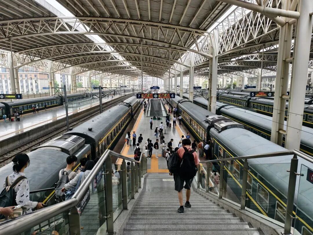 
南京儿童医院黄牛代挂号电话票贩子号贩子网上预约挂号,住院检查加快,我的铁路风景｜旅客向窗外举起相机，意外拍到……
