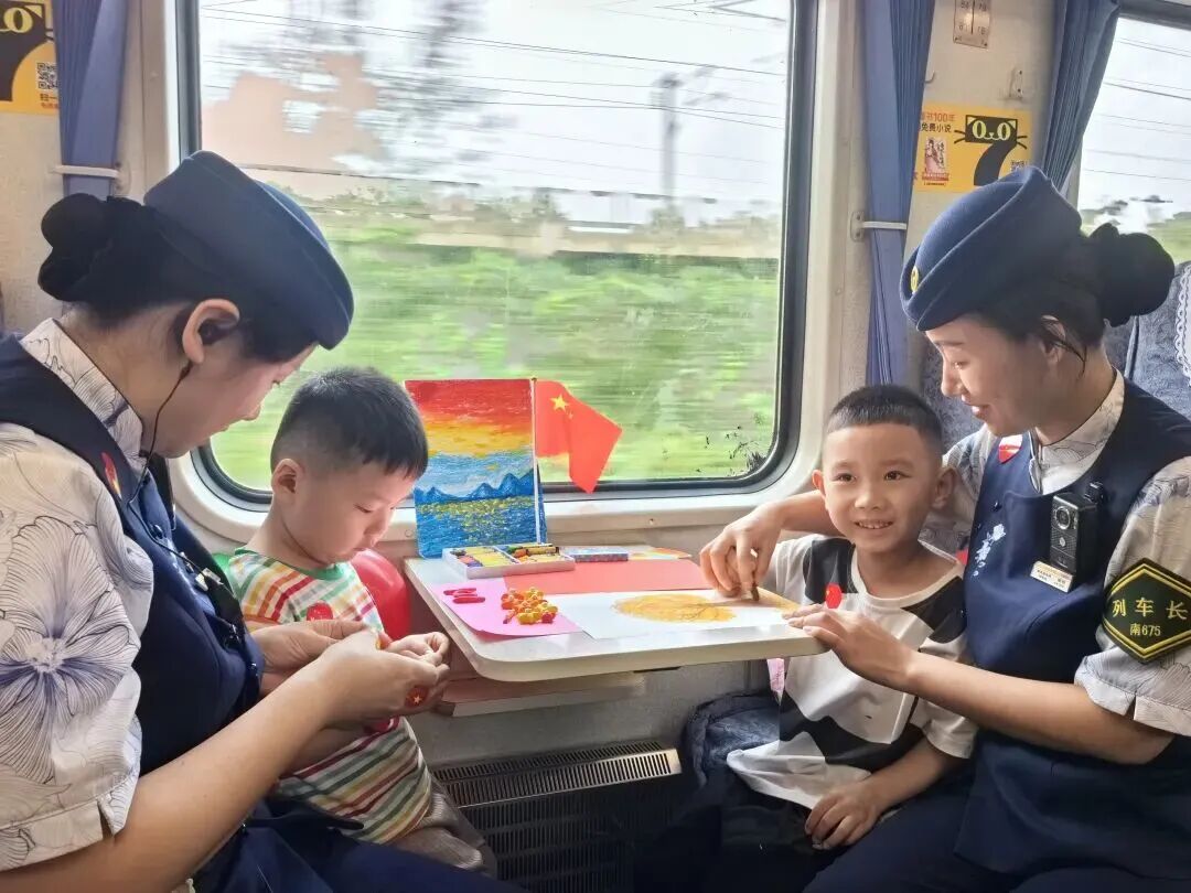
南京儿童医院黄牛代挂号电话票贩子号贩子网上预约挂号,住院检查加快,我的铁路风景｜旅客向窗外举起相机，意外拍到……