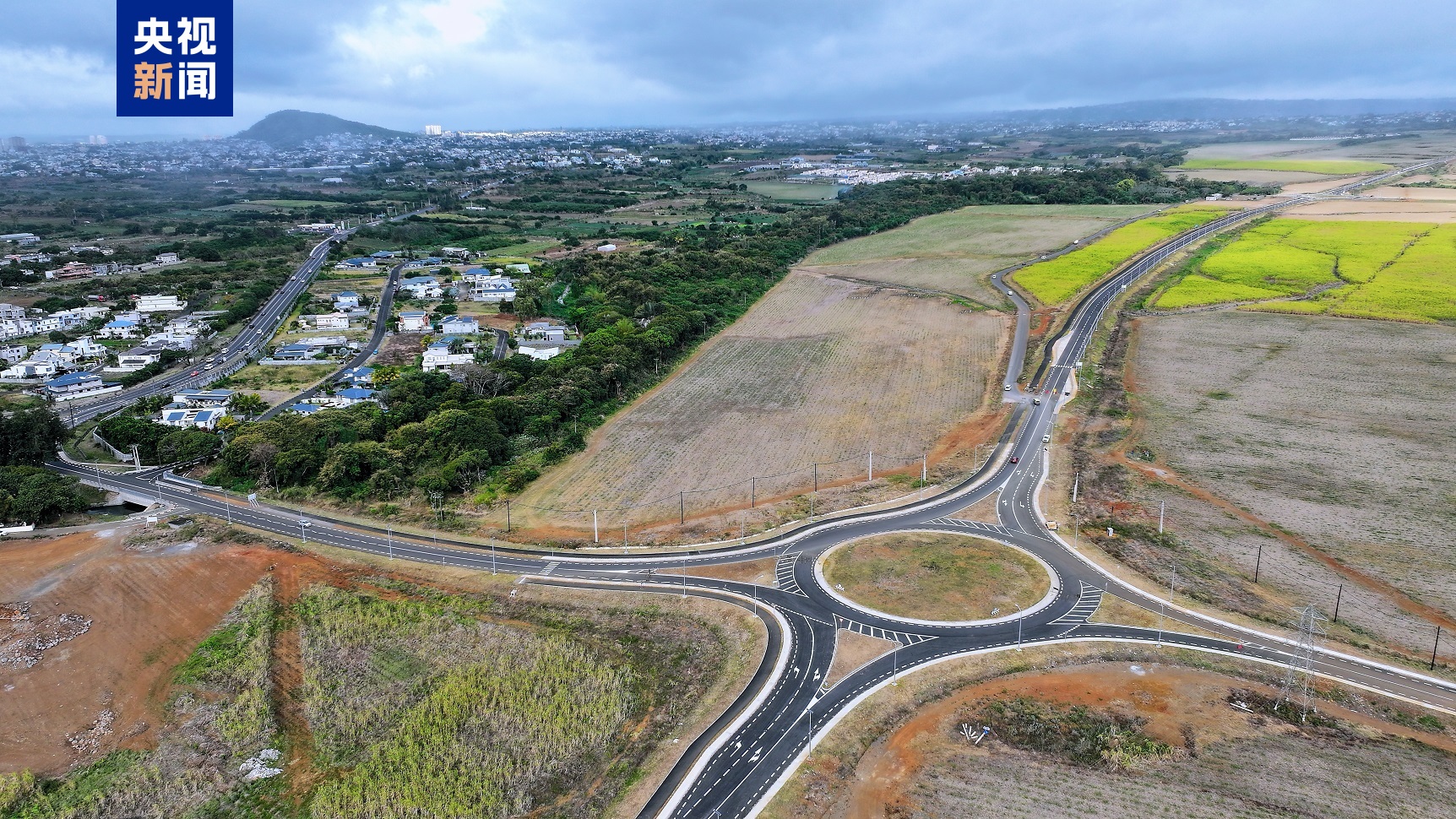 
北京鼓楼医院孙凌云黄牛代挂号电话票贩子号贩子网上预约挂号,住院检查加快,毛里求斯近十年来规模最大的公路正式通车