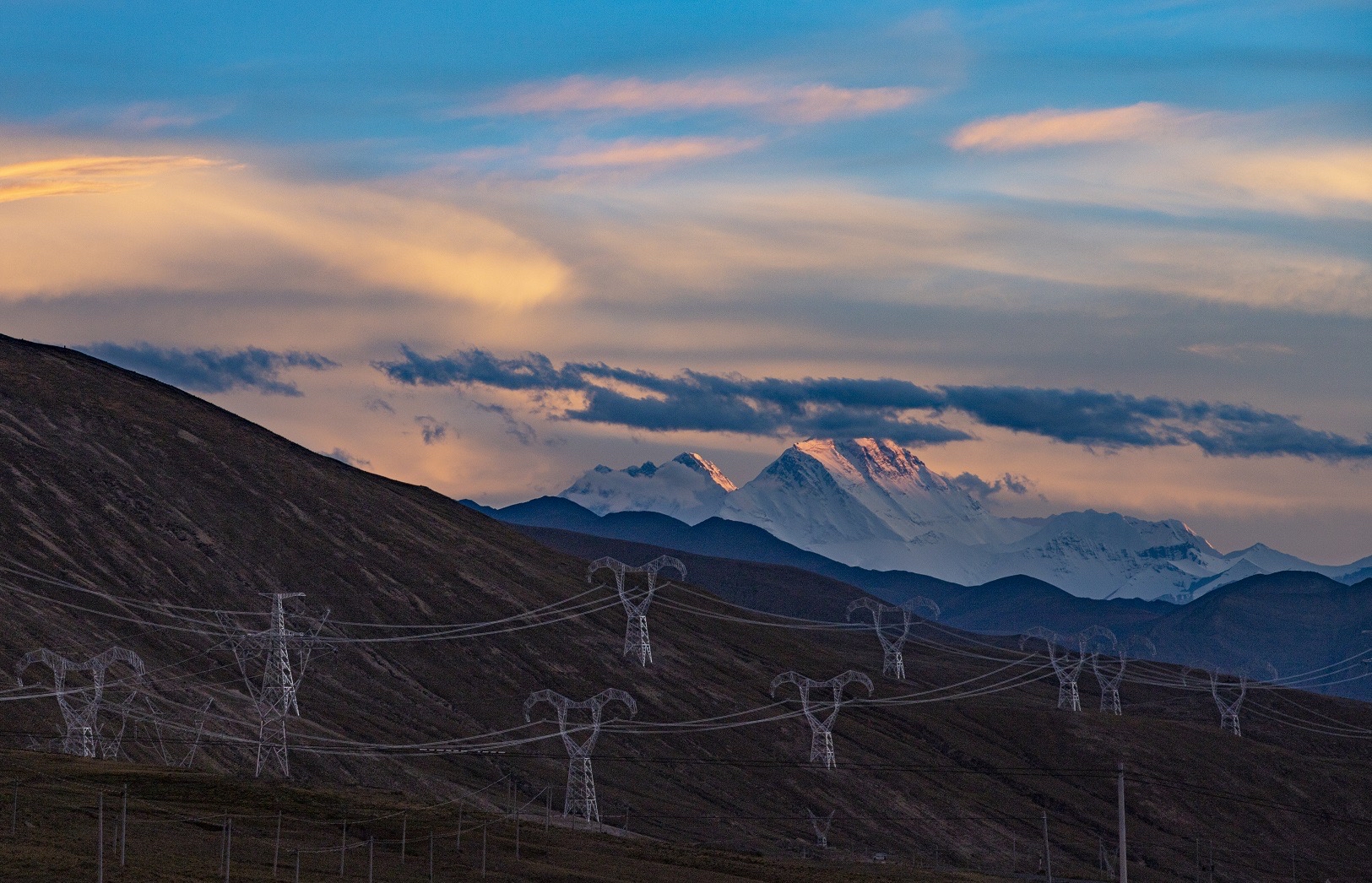 
北京301医院黄牛代挂号电话票贩子号贩子网上预约挂号,住院检查加快,高原电网织就能源转型图景