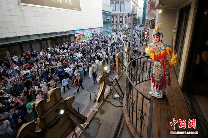 
北京大学第六医院黄牛代挂号电话票贩子号贩子网上预约挂号,住院检查加快,“戏码头”天津打造“城市即舞台” 观众街头邂逅好戏