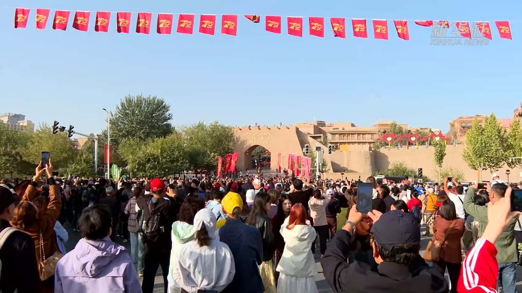 
中国人民解放军总医院黄牛代挂号电话票贩子号贩子网上预约挂号,住院检查加快,国庆中秋假期 新疆喀什旅游开启“人从众”模式