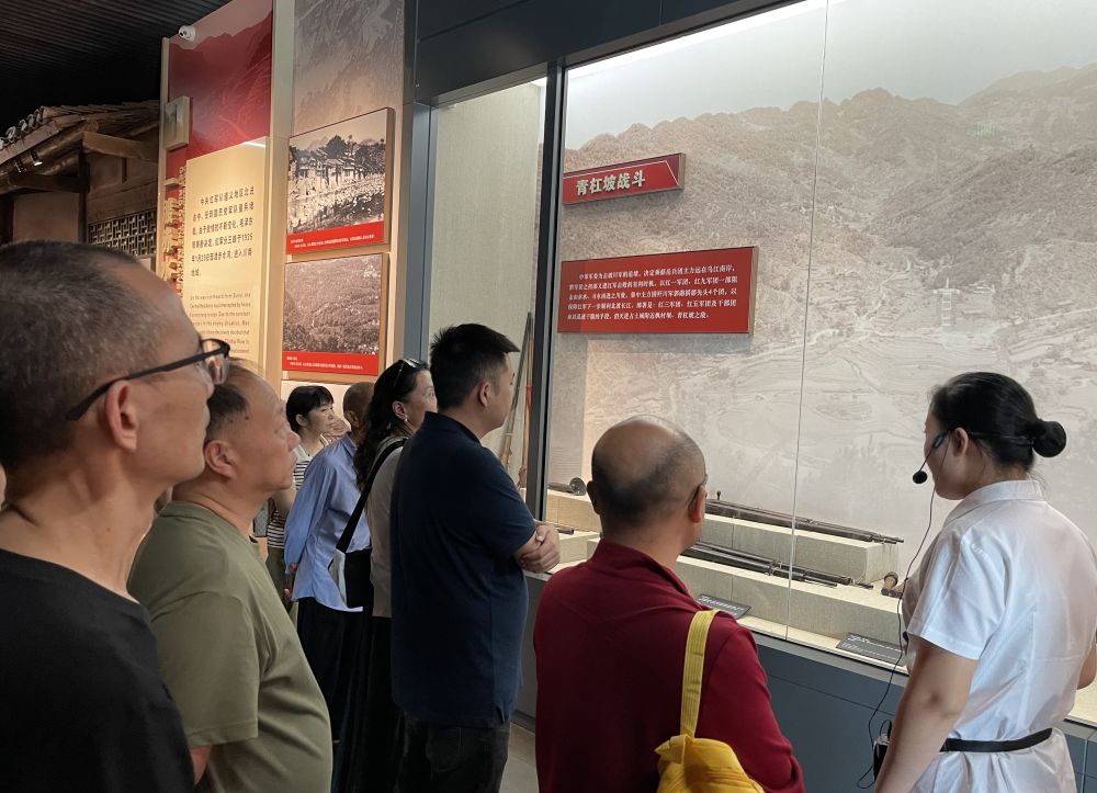 
代挂姜玉武的号黄牛代挂号电话票贩子号贩子网上预约挂号,住院检查加快,“转折之城”遵义掀起“双节”红色文旅热