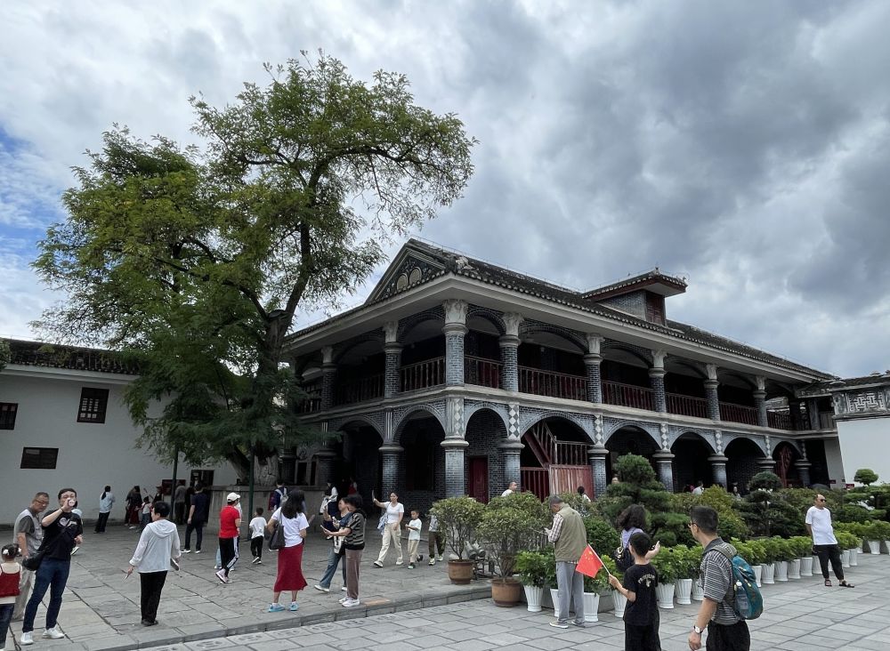 
代挂姜玉武的号黄牛代挂号电话票贩子号贩子网上预约挂号,住院检查加快,“转折之城”遵义掀起“双节”红色文旅热
