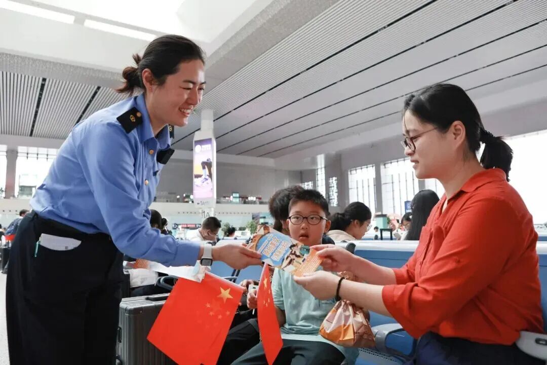
浙江大学妇产科医院黄牛代挂号电话票贩子号贩子网上预约挂号,住院检查加快,我的铁路风景｜车站化身流动的“文化驿站”，引来旅客纷纷打卡