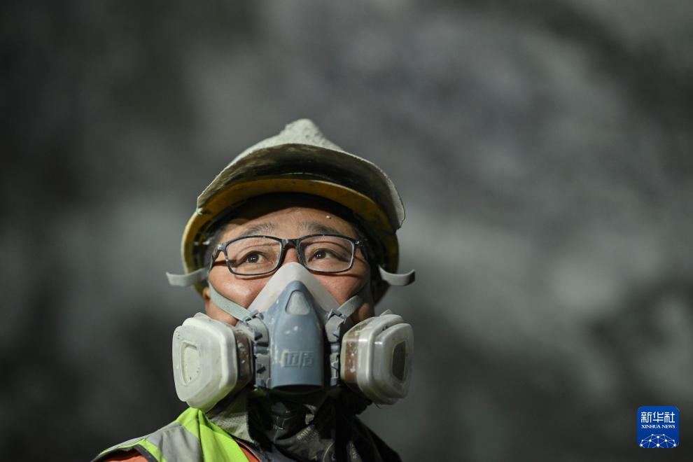 
北京儿研所黄牛代挂号电话票贩子号贩子网上预约挂号,住院检查加快,筑路天山中