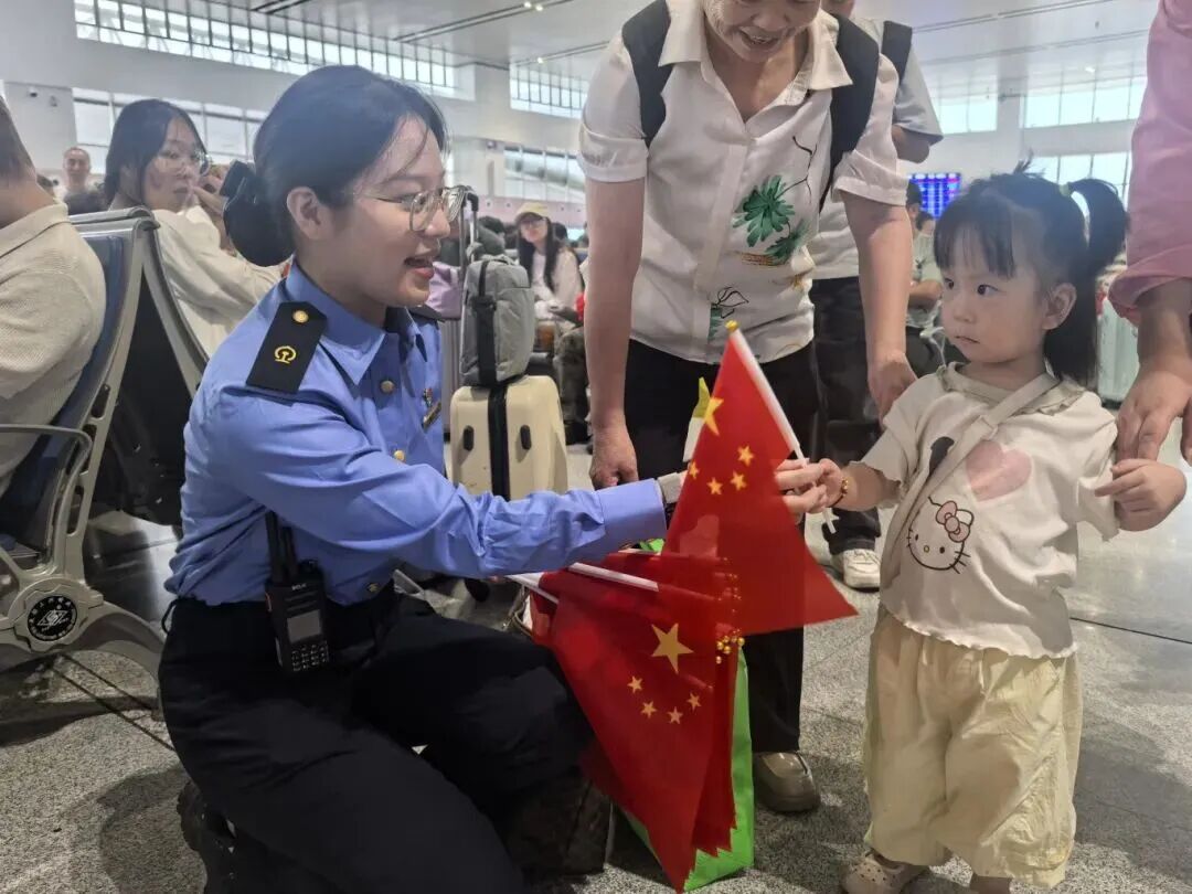 
浙江大学妇产科医院黄牛代挂号电话票贩子号贩子网上预约挂号,住院检查加快,我的铁路风景｜车站化身流动的“文化驿站”，引来旅客纷纷打卡