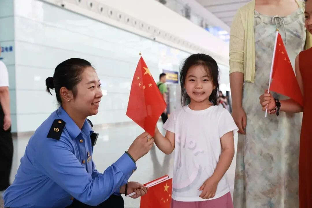 
浙江大学妇产科医院黄牛代挂号电话票贩子号贩子网上预约挂号,住院检查加快,我的铁路风景｜车站化身流动的“文化驿站”，引来旅客纷纷打卡