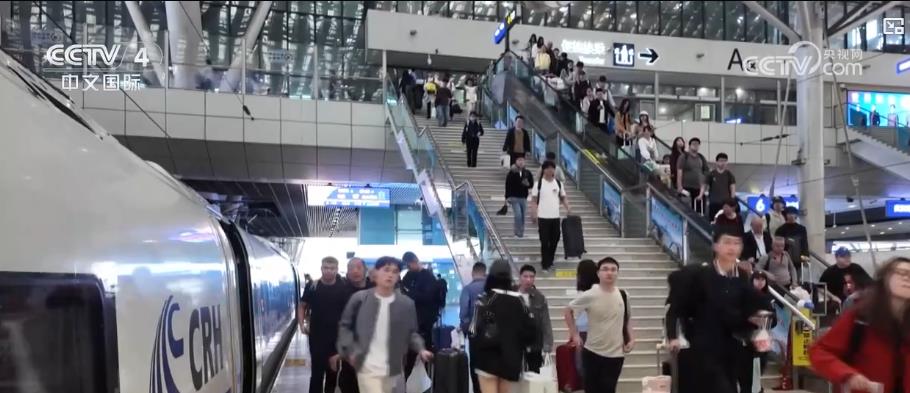 
北京空军总医院黄牛代挂号电话票贩子号贩子网上预约挂号,住院检查加快,假期出行高峰持续：全社会跨区域人员流动量再创新高