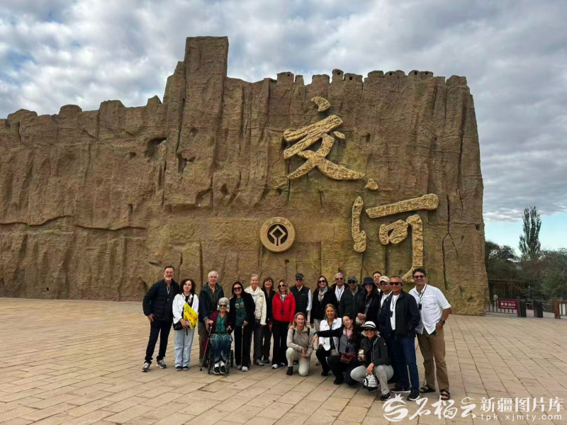 
上海各大医院黄牛代挂号电话票贩子号贩子网上预约挂号,住院检查加快,祝福新疆更美好｜这些外国游客为啥这么喜欢新疆？
