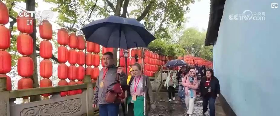 
南京明基医院黄牛代挂号电话票贩子号贩子网上预约挂号,住院检查加快,跨境游热度与消费力双攀升：双节入境客流创新高 “中国游 + 中国购” 热力迸发