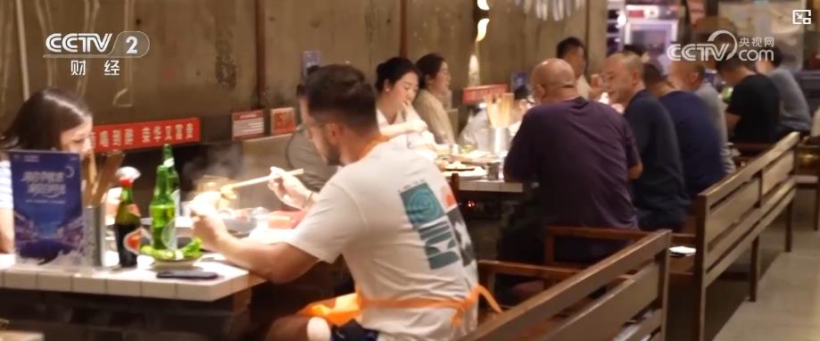
南京明基医院黄牛代挂号电话票贩子号贩子网上预约挂号,住院检查加快,跨境游热度与消费力双攀升：双节入境客流创新高 “中国游 + 中国购” 热力迸发