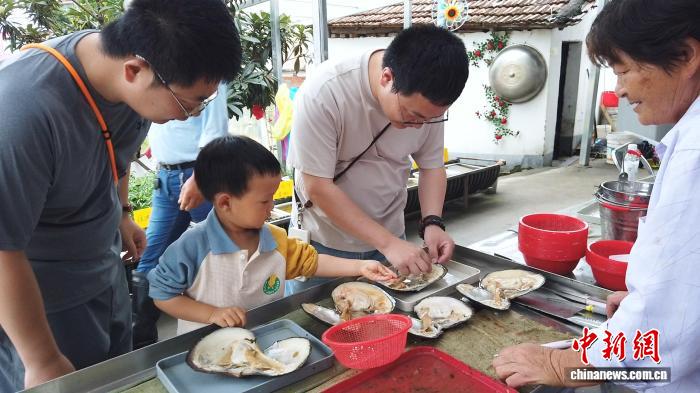 
杭州市第一人民医院黄牛代挂号电话票贩子号贩子网上预约挂号,住院检查加快,“科普游”在中国县域兴起