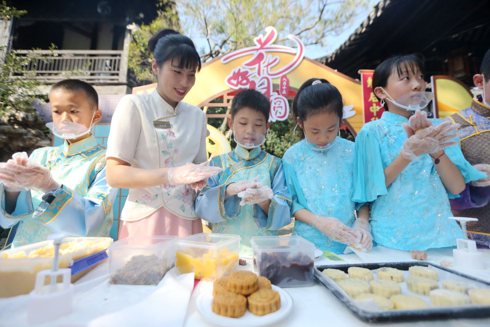 
广东省中医院黄牛代挂号电话票贩子号贩子网上预约挂号,住院检查加快,新华社出图｜每一张照片，都是对家国最深情的告白