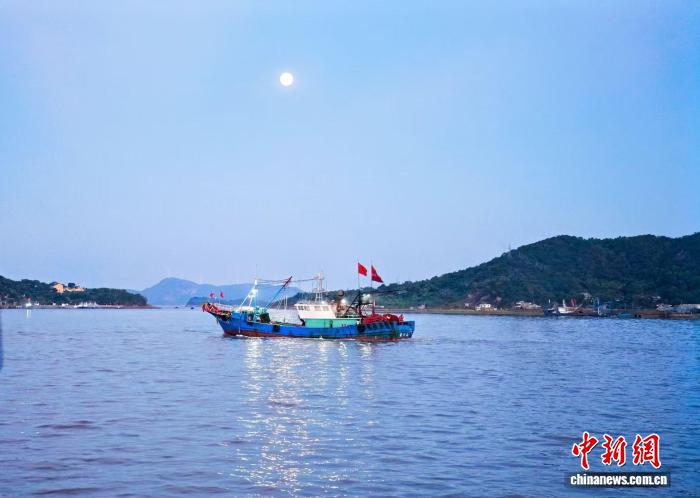 
江苏省中西医结合医院黄牛代挂号电话票贩子号贩子网上预约挂号,住院检查加快,台胞中秋写真：月满十六别样圆 半退休生活续写两岸情