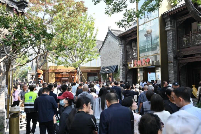 
南京儿童医院黄牛代挂号电话票贩子号贩子网上预约挂号,住院检查加快,首发经济有多火？财立方记者全国三城实探