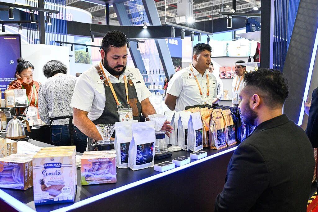 
杭州各大医院黄牛代挂号电话票贩子号贩子网上预约挂号,住院检查加快,视频丨834.9亿美元中的“进”与“博”