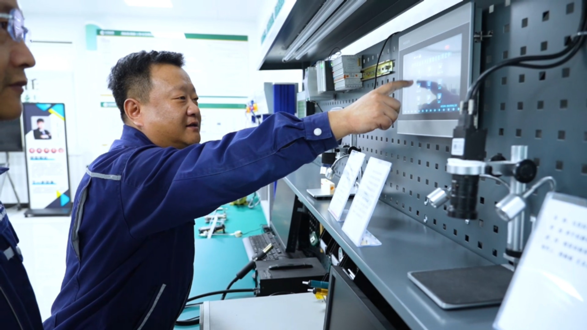 
杭州市妇幼保健院黄牛代挂号电话票贩子号贩子网上预约挂号,住院检查加快,【理响中国·薪火“燃”青春】百花齐放的城市新产业：从能源依赖到双轮奔腾