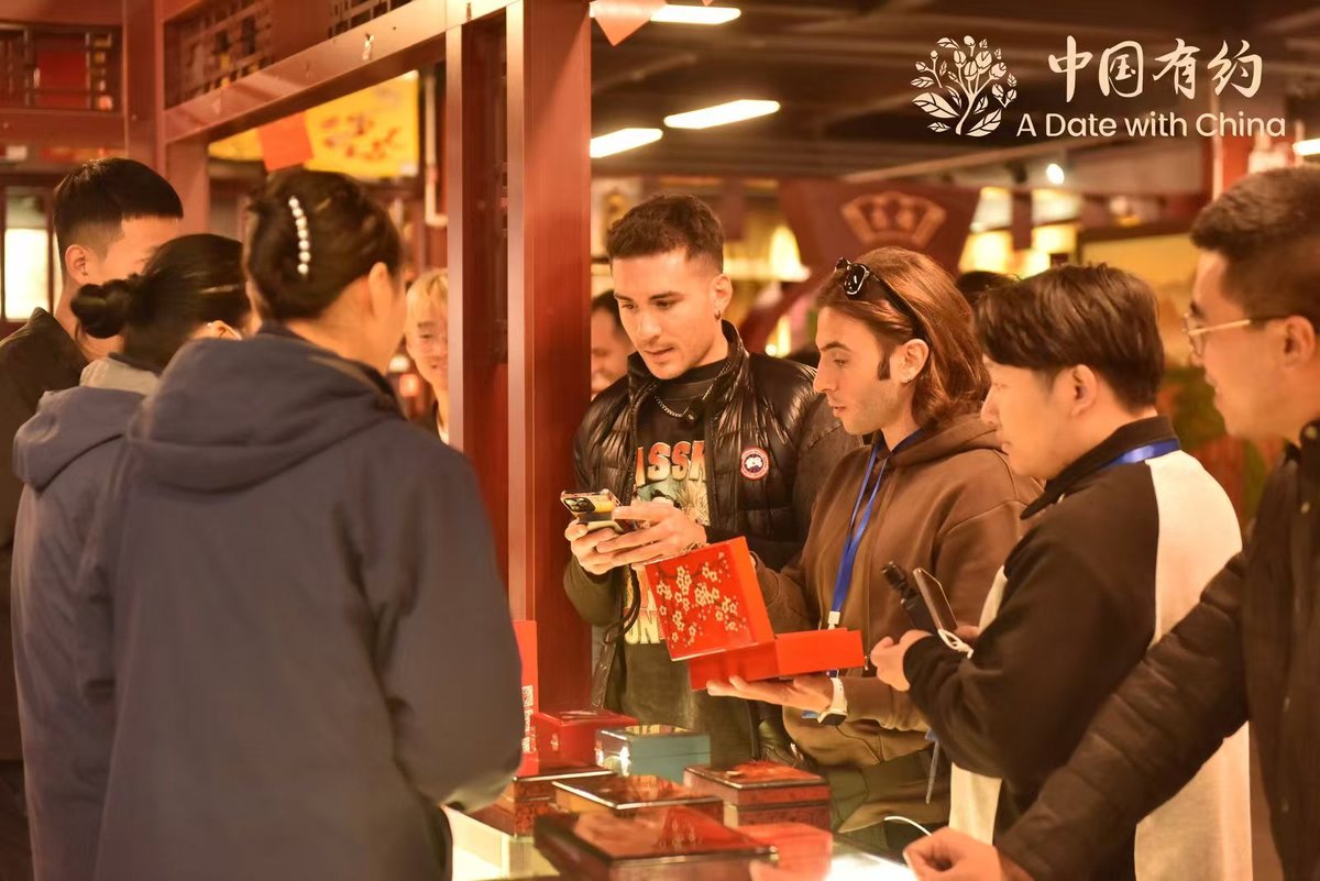 
北京大学第六医院黄牛代挂号电话票贩子号贩子网上预约挂号,住院检查加快,中国有约｜平遥推光漆器：让国际友人读懂中国传统工艺的坚守与传承