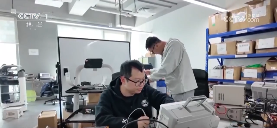 
成都华西医院黄牛代挂号电话票贩子号贩子网上预约挂号,住院检查加快,数说“十四五”我国工业机器人产业发展“质量跃升”