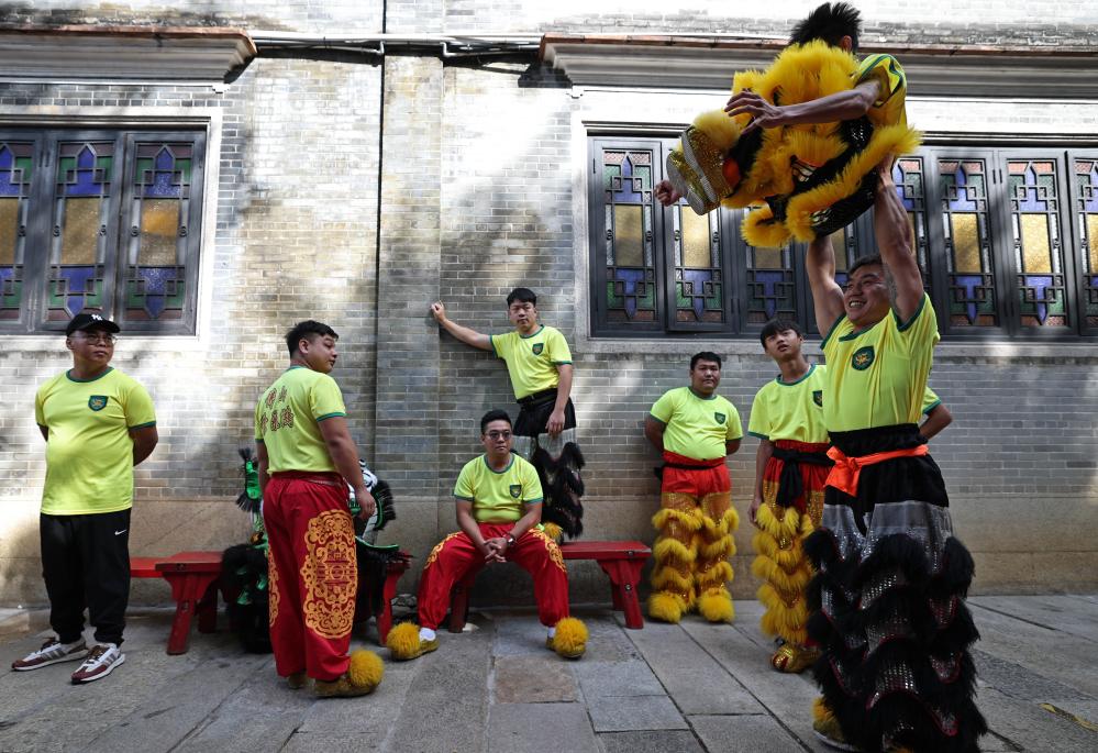 
长沙各大医院黄牛代挂号电话票贩子号贩子网上预约挂号,住院检查加快,追光丨在这里，狮子天天“醒”，舞狮天天见！