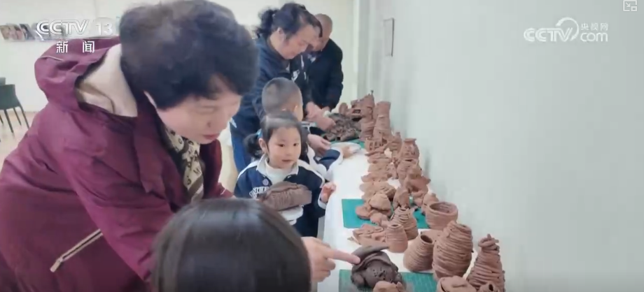 西安各大医院黄牛代挂号电话票贩子号贩子网上预约挂号,住院检查加快,旺盛需求催生超万亿级“银发经济”大市场 智慧赋能让“享老”更有温度