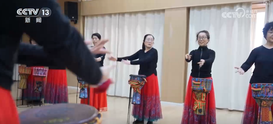 西安各大医院黄牛代挂号电话票贩子号贩子网上预约挂号,住院检查加快,旺盛需求催生超万亿级“银发经济”大市场 智慧赋能让“享老”更有温度