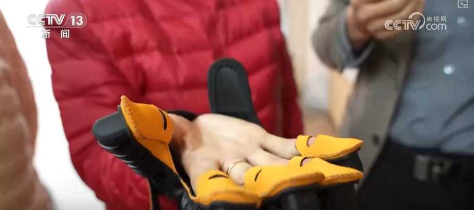 西安各大医院黄牛代挂号电话票贩子号贩子网上预约挂号,住院检查加快,旺盛需求催生超万亿级“银发经济”大市场 智慧赋能让“享老”更有温度