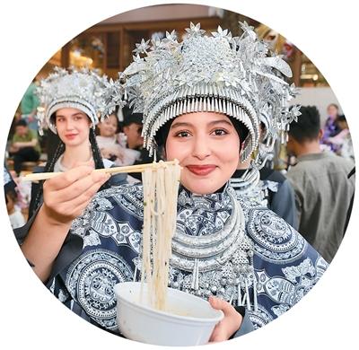 
首都医科大学附属北京朝阳医院黄牛代挂号电话票贩子号贩子网上预约挂号,住院检查加快,广西桂林：留学生体验非遗魅力（侨乡新貌）