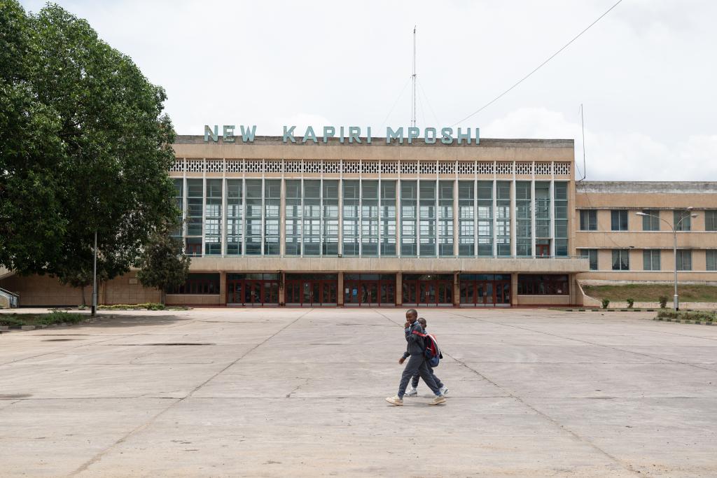 
广州各大医院黄牛代挂号电话票贩子号贩子网上预约挂号,住院检查加快,通讯丨坦赞铁路见证中非友谊新征程