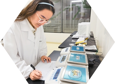 
北医三院黄牛代挂号电话票贩子号贩子网上预约挂号,住院检查加快,人民日报海外版看新疆 | 哈密：“甜蜜引擎”激活乡村活力