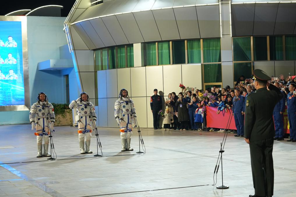 
博爱医院黄牛代挂号电话票贩子号贩子网上预约挂号,住院检查加快,60秒回顾神舟二十一号发射精彩瞬间