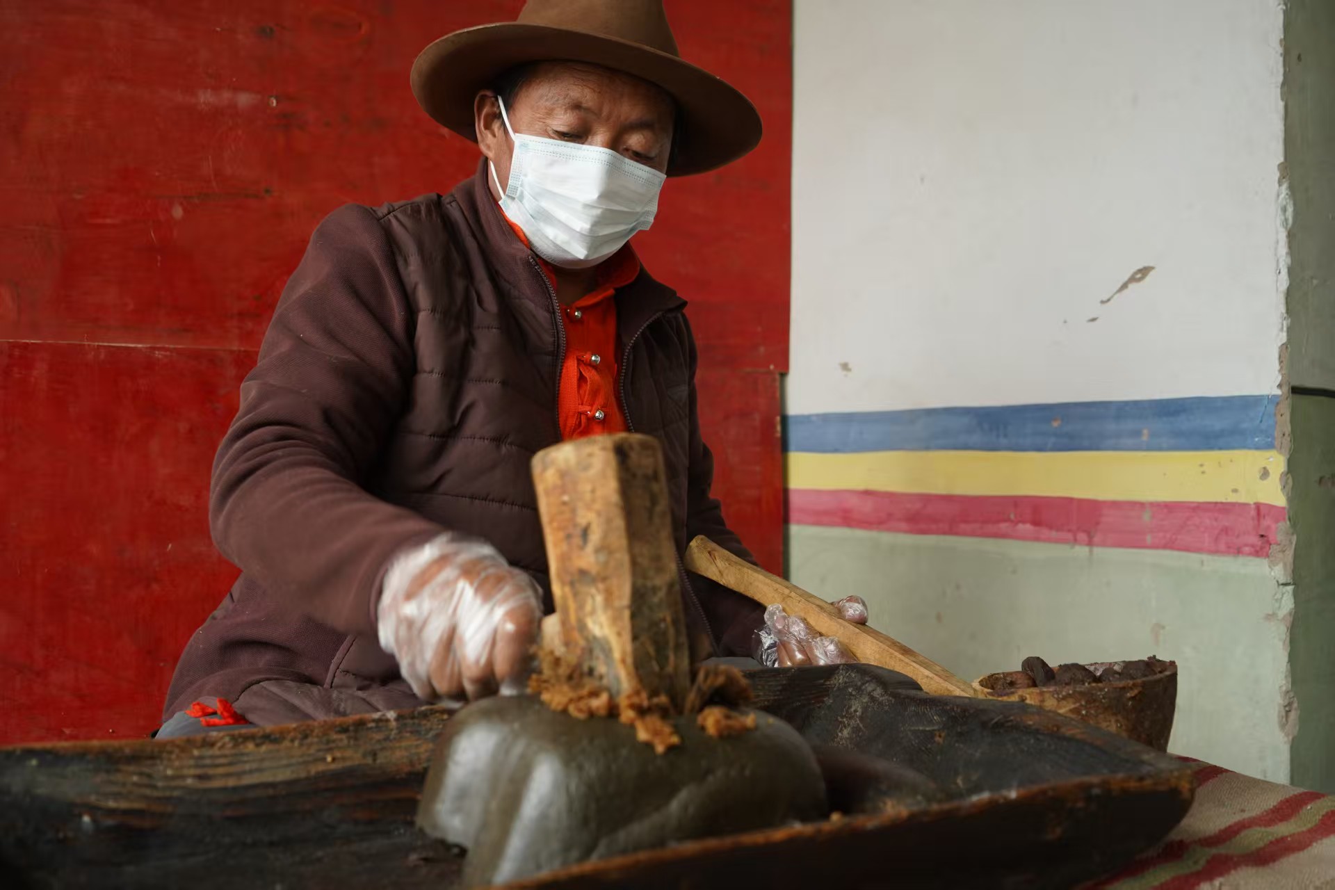 
上海肺科医院黄牛代挂号电话票贩子号贩子网上预约挂号,住院检查加快,土特产也能引领新“食”尚！且看高原芫根变身共富“元宝”