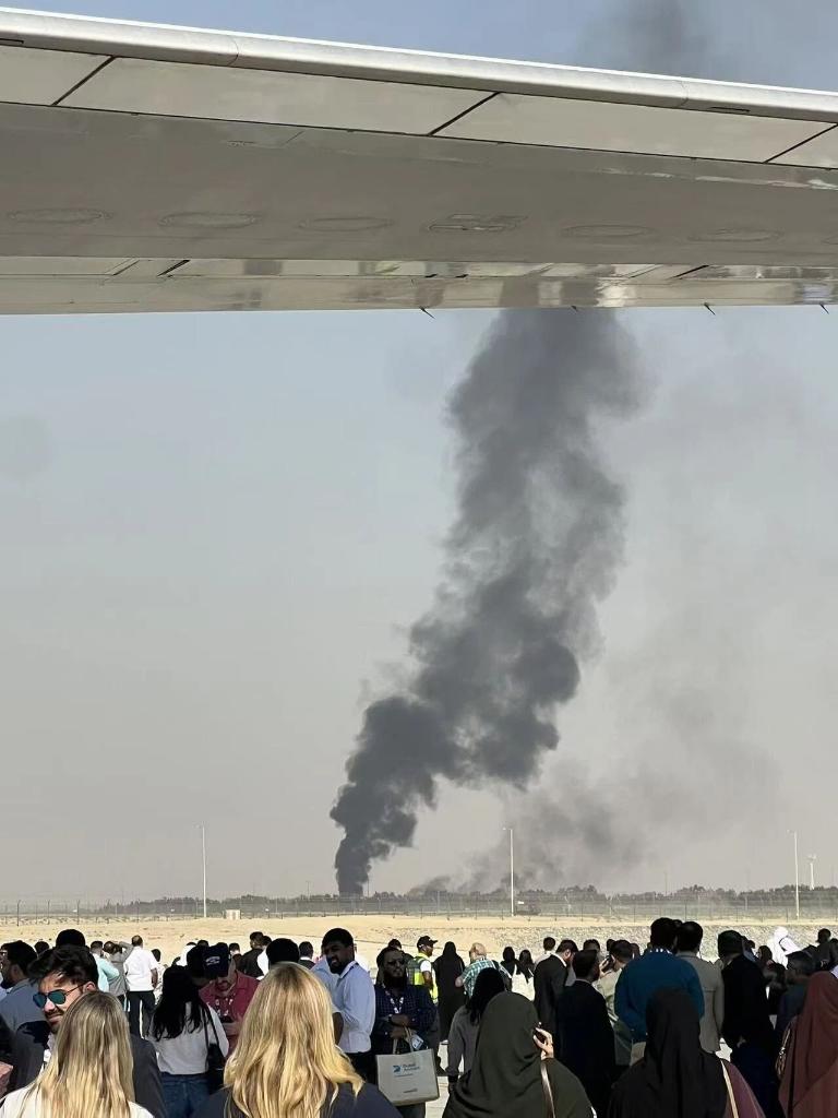 
北京世纪坛医院黄牛代挂号电话票贩子号贩子网上预约挂号,住院检查加快,印度国产战机在迪拜航展坠毁 飞行员死亡