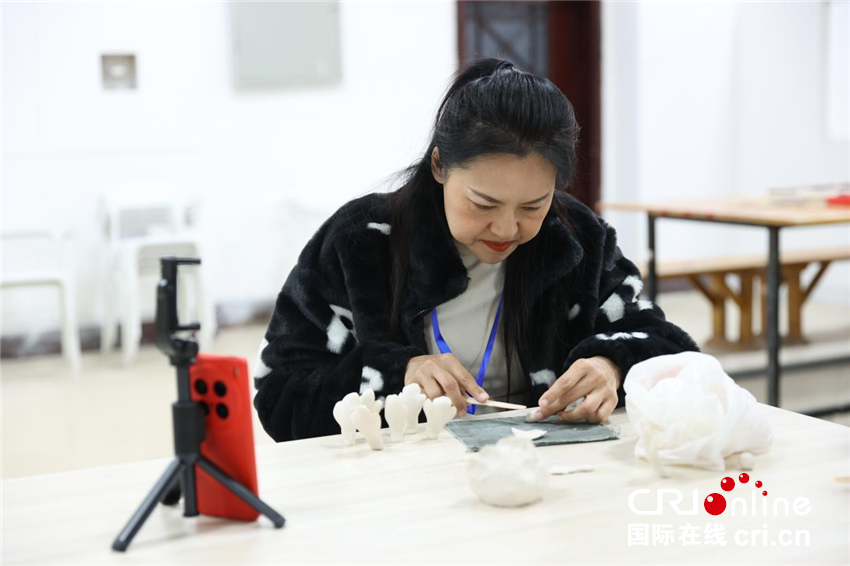 
北京中医院黄牛代挂号电话票贩子号贩子网上预约挂号,住院检查加快,【2025打卡中国】泰国网红陈慕筠的洛阳奇缘：跨越千里的“心灵故乡”