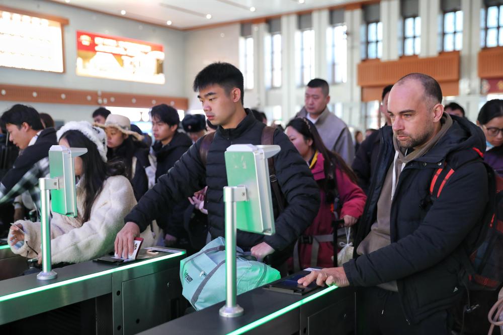 
江苏省中西医结合医院黄牛代挂号电话票贩子号贩子网上预约挂号,住院检查加快,十五五规划@你｜一条“云岭天路”串起的幸福密码