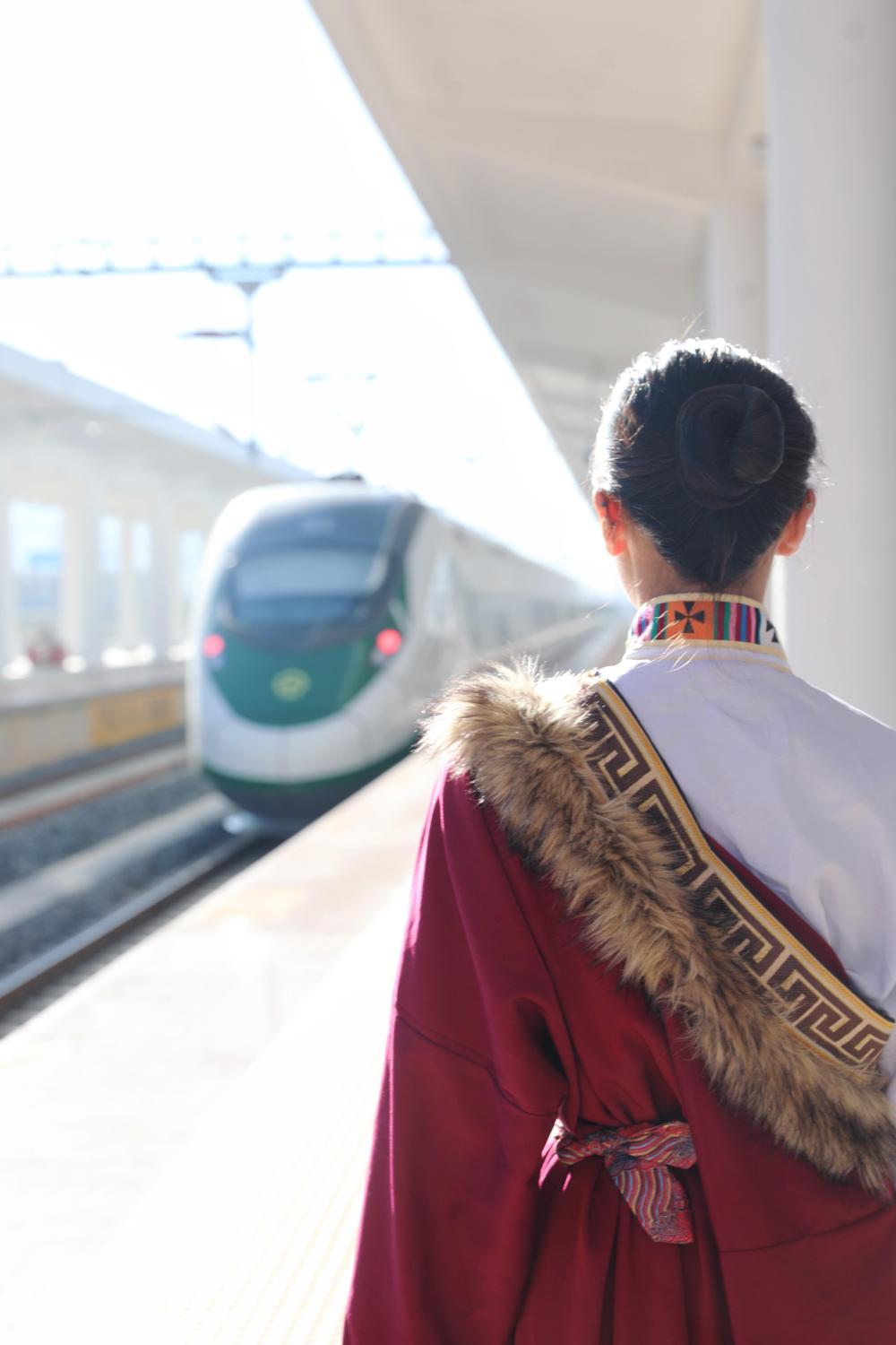 
江苏省中西医结合医院黄牛代挂号电话票贩子号贩子网上预约挂号,住院检查加快,十五五规划@你｜一条“云岭天路”串起的幸福密码