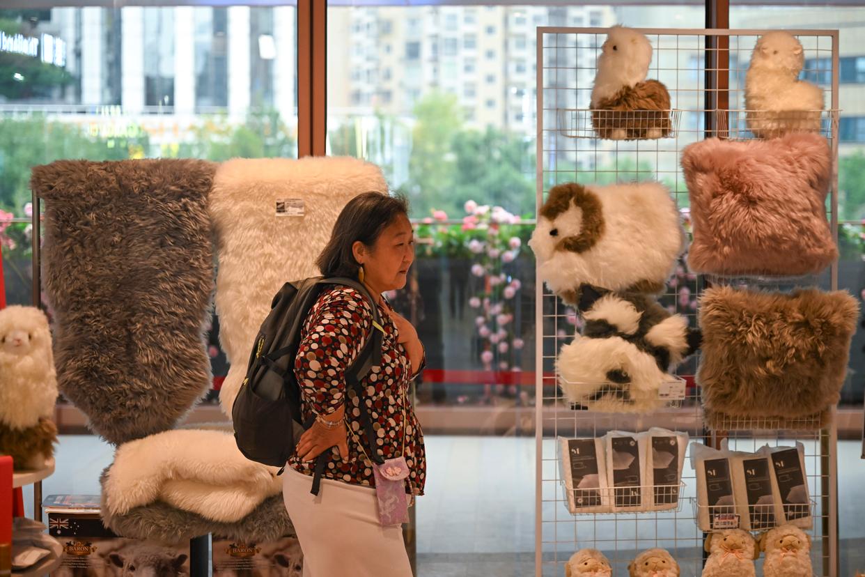 
杭州各大医院黄牛代挂号电话票贩子号贩子网上预约挂号,住院检查加快,上海：进博集市迎客来