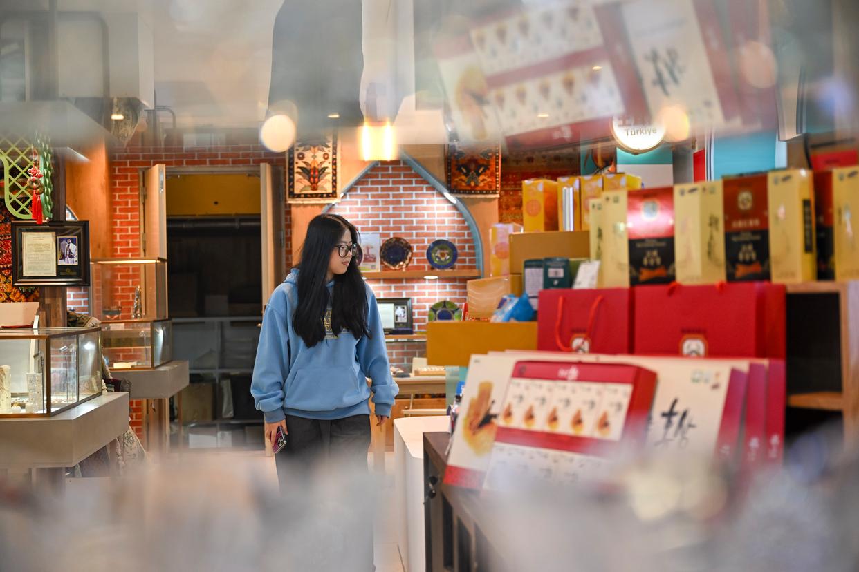 
杭州各大医院黄牛代挂号电话票贩子号贩子网上预约挂号,住院检查加快,上海：进博集市迎客来