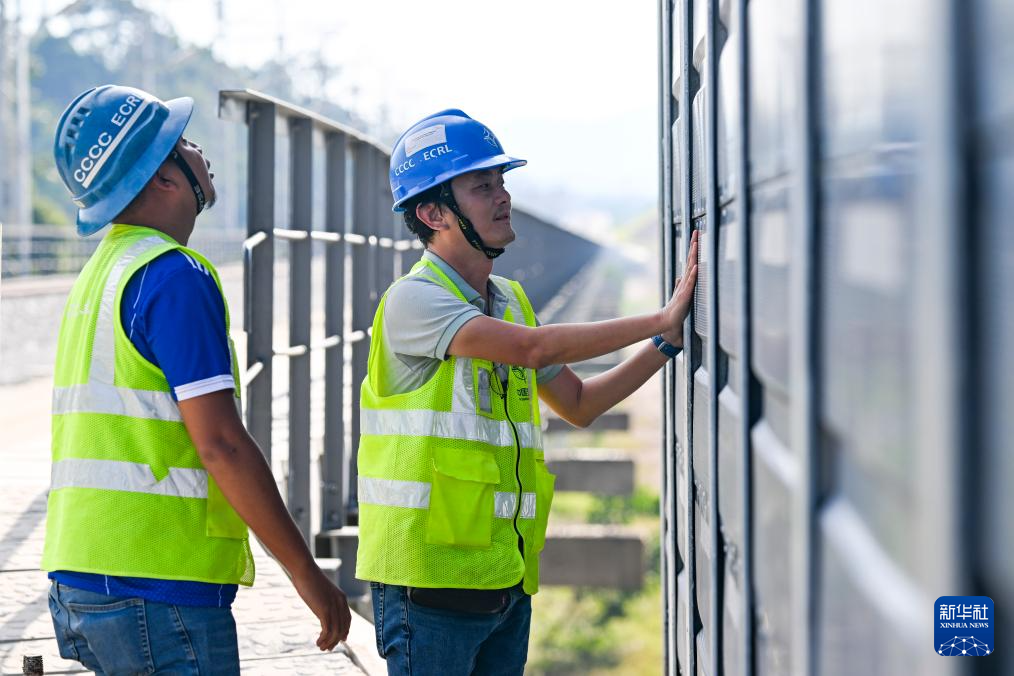 湖南中医附一医院黄牛代挂号电话票贩子号贩子网上预约挂号,住院检查加快,记者手记丨在延伸向未来的铁轨上